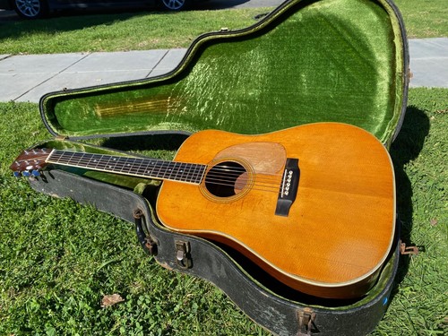 Chitarra acustica vintage