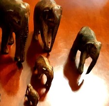 Gruppo Elefantini In Legno