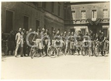 1931 MILANO Piazza Belgioioso - Giovani fascisti in bicicletta *Foto 18x13 cm