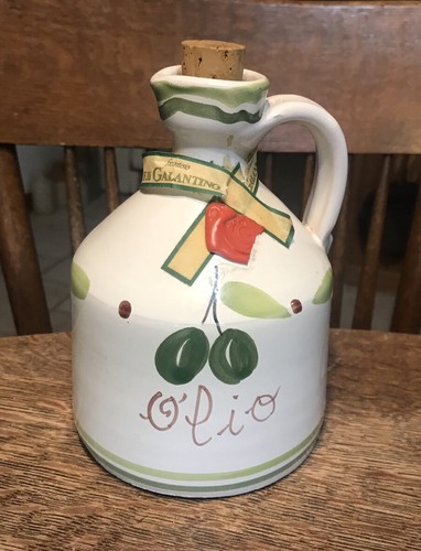 Brocca vuota ceramica olio