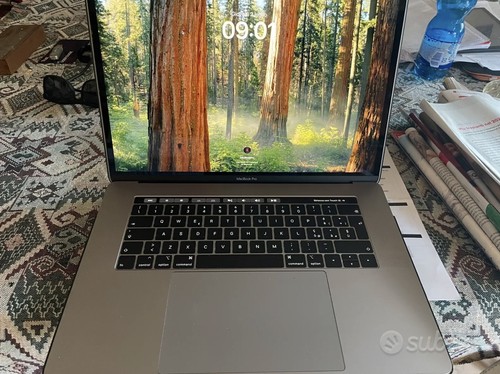 Apple macbook pro 2018 - 15,