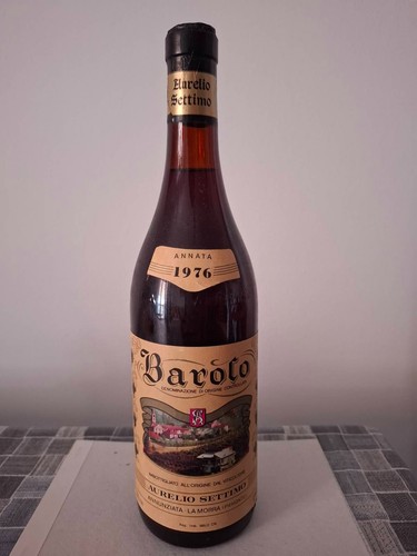 Bottiglia vino barolo anno - bottiglia,