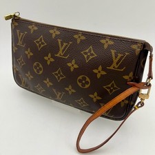 LOUIS VUITTON Pochette