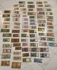 Banconote provenienti da tutto il mondo e con diversi anni di conio