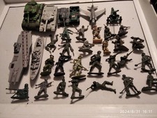 LOTTO MEZZI E SOLDATINI MILITARI 1/32