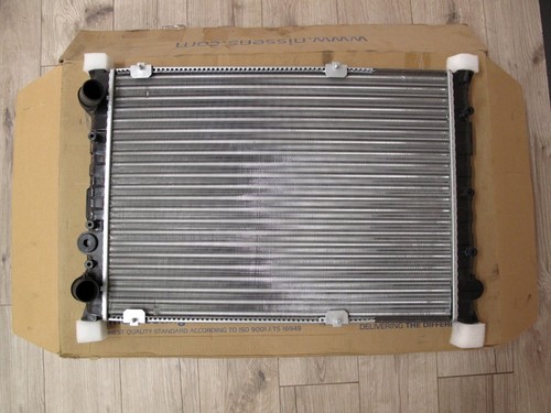 Radiatore motore nissens - radiatore,