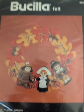 Nuova applique in feltro Bucilla Ringraziamento Lil' Pilgrim 13" corona di paillettes sigillata ?