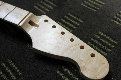 Servizio finitura collo - di,