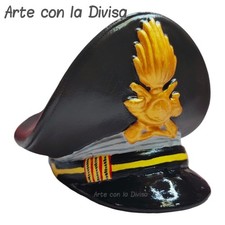 Cappellino maschile in ceramica da Brigadiere Capo q.s. della Guardia di Finanza