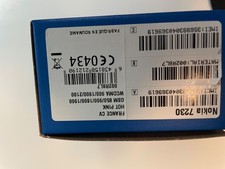 Nokia 7230 con caricatore