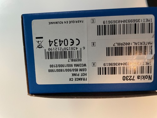 Nokia 7230 con caricatore