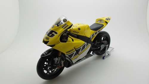 Minichamps yamaha valentino - minichamps,
