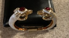 Bracciale KJL Kenneth Jay Lane Big Horn Sheep Ram smalto vetro rosso firmato EX++