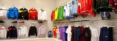 Arredo negozio abbigliamento - negozio,