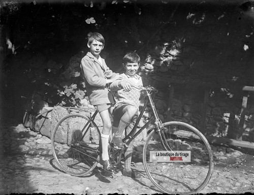Jeunes ragazzo bicicletta - jeunes,