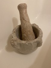 Mortaio In Pietra Con Pestello