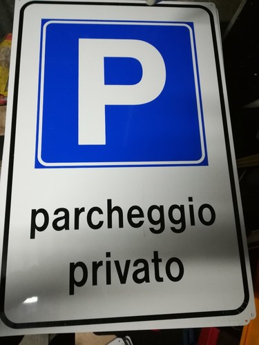 Parcheggio privato cartello