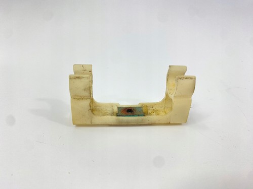 Supporto tubo pompa carburante