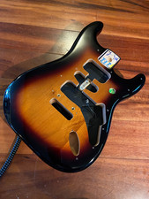 Fender Player Plus Strat Stratocaster 3 toni Sunburst 4 libbre corpo in ontano 2 punti HSH