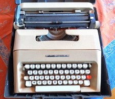 Macchina da scrivere Olivetti