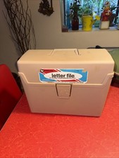 Scatola portadocumenti lettere