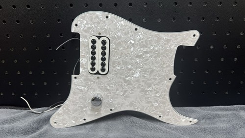 Tom delonge stratocaster pick - stratocaster,
