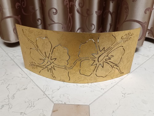 Applique dorato floreale