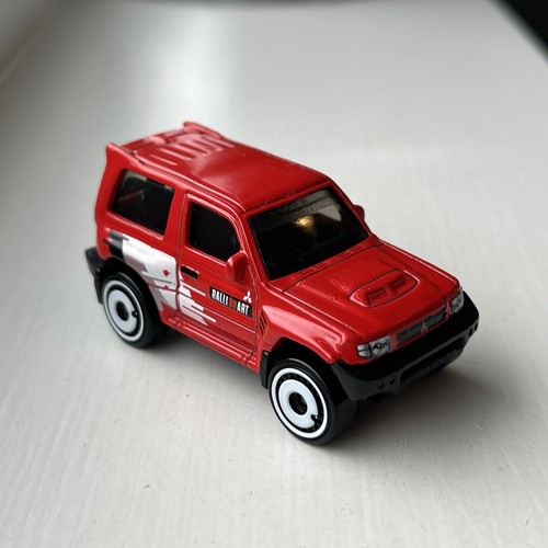 Hot wheels mitsubishi pajero - hot,