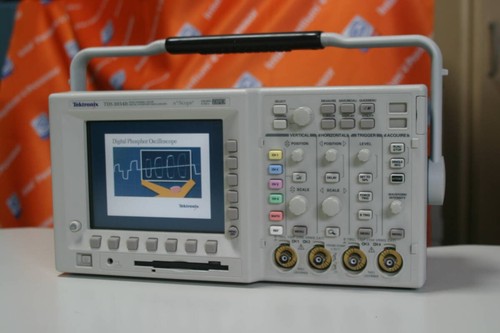 Tektronix tds3054b - tektronix,