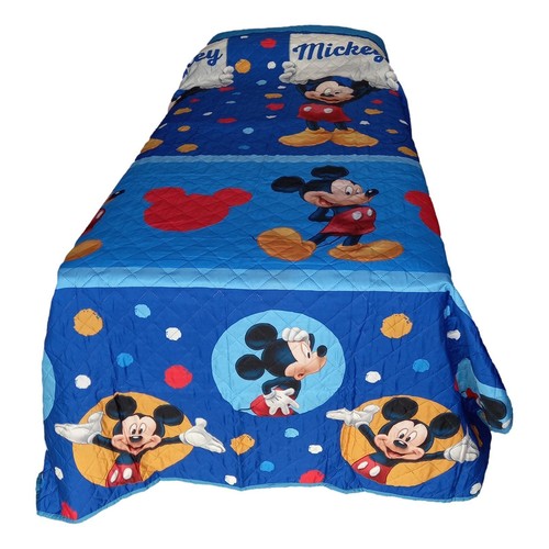 Copriletto trapuntato letto