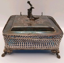 Antica scatola di sardine