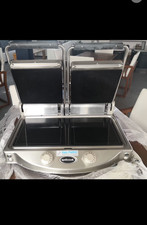 Piastra Vetroceramica Piano superiore rigato nero ed inferiore liscio nero