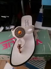sandali bianchi infradito n. 38 in pelle con pietre