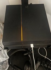 PlayStation 4 500GB + 2