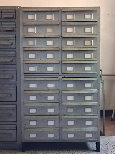 Cassettiera alta industriale
