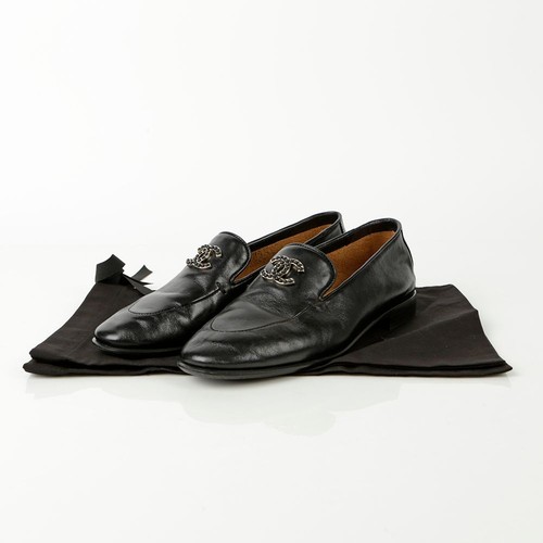 Chanel loafer with logo - chanel,