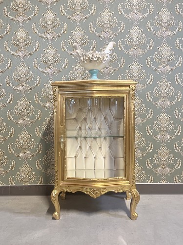 Vetrina oro stile antico