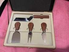 SET DA REGALO 4 UTENSILI  DA