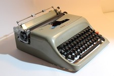 Olivetti Studio 44 Macchina da