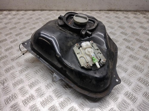 Pompa carburante con serbatoio