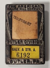 Distintivo vintage in metallo