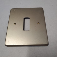 PLACCA ALLUMINIO BRONZO 1 FORO AVE P338SC GRATTACIELO PER SCATOLA ROTONDA