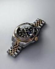 Seiko Mod GMT bicolore oro/acciaio • quadrante nero • lunetta oro/nero • Jubilee Brac