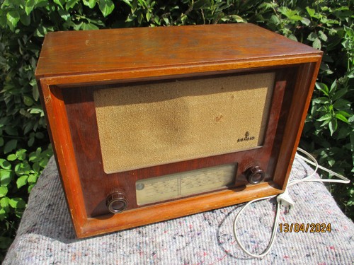 Vecchia radio valvole - radio, a