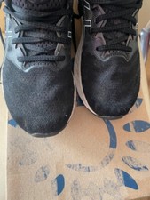 ASICS gel nimbus 23 donna colore nero e bianco, usato in ottime condizioni