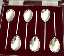 SET DI SEI CUCCHIAI REPLICA