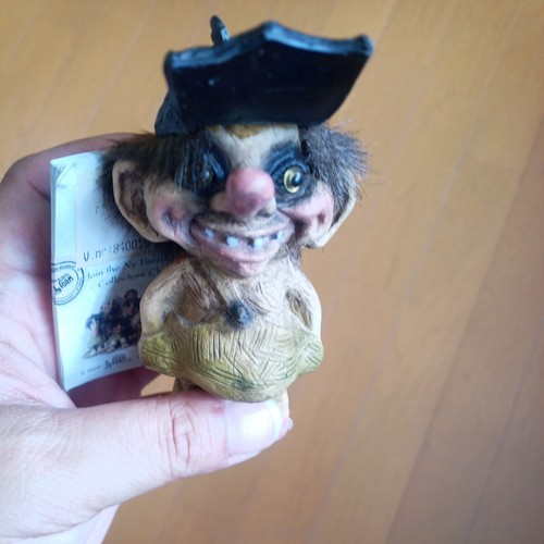 Imperdibile bambola troll