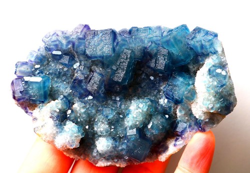 251 esemplare minerale - g,