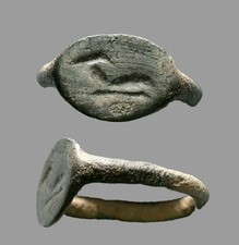 Anello antico con sigillo