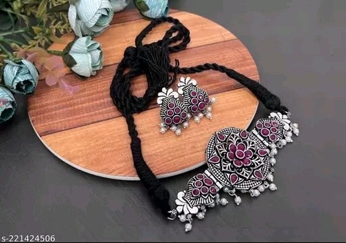 Collana girocollo etnica - , stile